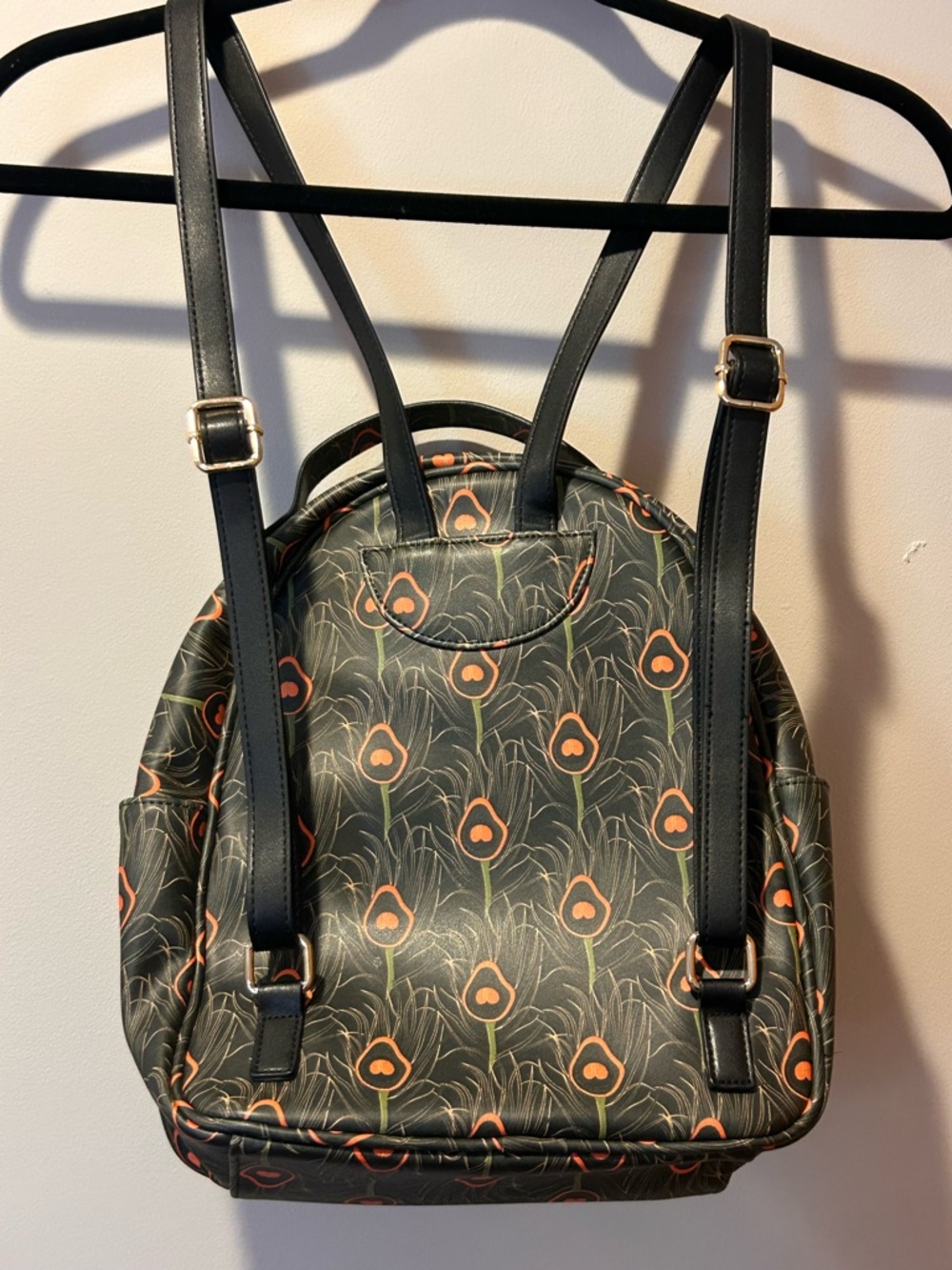 Harrods Backpack NWOT‎ Peacock Feather Green Adjustable Pockets Travel Statement - Picture 3 of 7